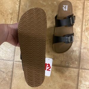 BRAND NEW R2 Berkeley double strap black sandals 8